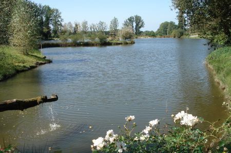 L'&eacute;tang de Nadine et Georges MACARY&nbsp; pour concours de p&ecirc;che &agrave; Conc&egrave;ze. Etang priv&eacute; de 1 ha pour la p&ecirc;che situ&eacute; a moins d'un km du g&icirc;te de Leycuras